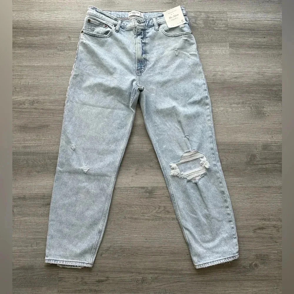 Abercrombie & Fitch Mom high rise jeans Sz 30